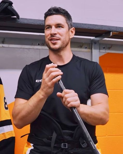 Instagram Nhl Hockey Teams, Penguin Love, Sidney Crosby, Hockey Teams, Nhl Hockey, Pittsburgh Penguins, Pittsburgh, Nhl, Hockey