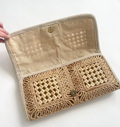 Italian Raffia Clutch Purse Bag Made in Italy Vintage 60s 70s Spring Summer Beige Straw Bag American Vintage Clothing, Raffia Clutch, Straw Clutch, Italy Vintage, Woven Raffia, Wedding Bag, Beige Fabric, Purse Bag, Vintage Italian