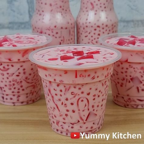 Yummy Kitchen - Strawberry Jelly Tapioca Drink | Facebook Strawberry Tapioca, Strawberry Sago, Tapioca Drink, Sago Recipes, Jelly Drink, Yummy Kitchen, Strawberry Jelly, Tapioca Pearls, Interesting Food