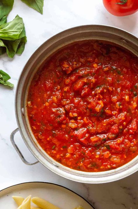 Vegetarian Pasta Sauce, Spicy Pasta Sauce, Pasta Arrabiata, Arrabiata Sauce, Arrabbiata Sauce, Roasted Red Pepper Pasta, Spicy Pasta, Red Sauce Pasta, Pizza Roll