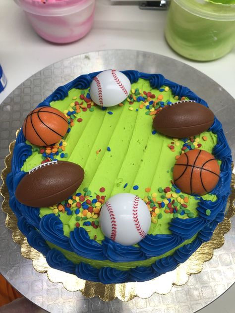 Father's Day Cake Designs, Male Cakes, Dq Cake, Dairy Queen Cake, Message Cookies, Big Cookies, Round Birthday Cakes, Everyday Cakes, Queen Cake