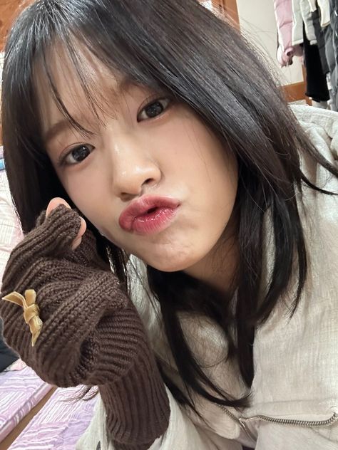 IVE Yujin, An Yujin #ive #yujin #anyujin Ive Members, Iz One Yujin, Kissy Face, Find Instagram, Yu Jin, Twitter Update, I Love Girls, Starship Entertainment, Korean Hairstyle