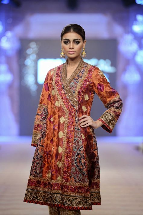 Pakistan Fashion Week, Engagement Events, Lit Outfits, Pakistan Fashion, Dress Design Patterns, Floral Headpiece, Shades Of White, Dress Inspiration, Pakistani Fashion