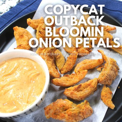 Air Fryer Onion Petals Air Fried Onion Petals, Fried Onion Petals Recipe, Outback Blooming Onion Recipe Air Fryer, Bloomin Onion Air Fryer, Air Fry Blooming Onion, Blooming Onion Petals Recipe, Onion Air Fryer Recipes, Air Fryer Fried Onions, Airfryer Blooming Onion