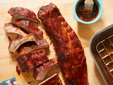 how-to-marinate-ribs-with-yellow-mustard-and-brown-sugar-overnight Marinate Ribs, Cooking Techniques Basic, Ribs In The Oven, Ribs Seasoning, Barbecue Pork Ribs, Bbq Baby Back Ribs, Oven Baked Ribs, Rib Meat, Baked Ribs