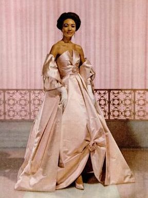 Pink Dress worn by Fashion Fair Model in 1960. African American Fashion. Black Beauty. Vintage Evening Gowns, African American Fashion, Ebony Magazine, Vintage Black Glamour, Vintage Gowns, Vintage Couture, 1960s Fashion, Moda Vintage, Vintage Vogue