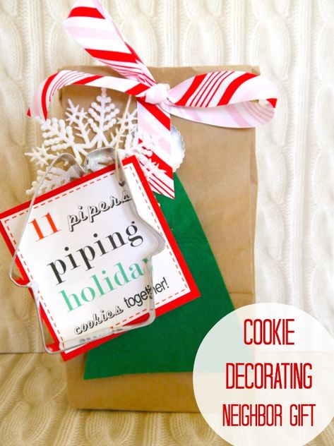 Here's a fun neighbor gift for Christmas... a cookie decorating kit! +free printable 11 Pipers Piping, Pipers Piping, Popular Christmas Songs, Christmas Verses, Free Printable Crafts, Holiday Songs, Neighbor Gifts, Printable Crafts, Unique Christmas Gifts