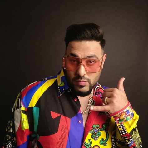 Can we talk? Badshah Rapper, Rap Singers, Fake Followers, Popular Rappers, Shabana Azmi, Ar Rahman, Stylish Celebrities, Rap Songs, Trendy Sunglasses