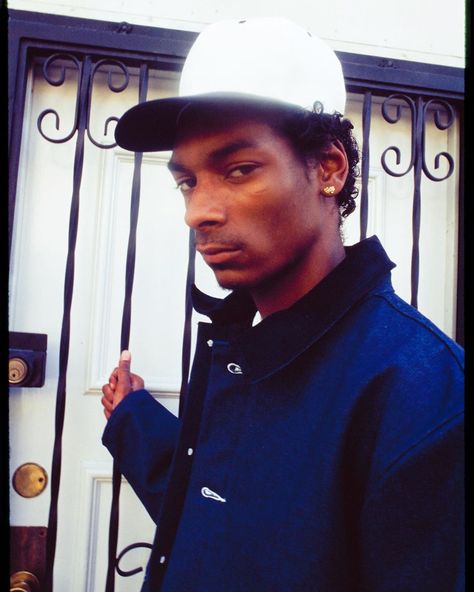 Snoop Dogg Pfp, Snoop Dogg 90s, Gangsta Rapper, Leo Queen, 90s Rappers Aesthetic, 90s Rappers, Rap Album Covers, Black Men Haircuts, Black Comics