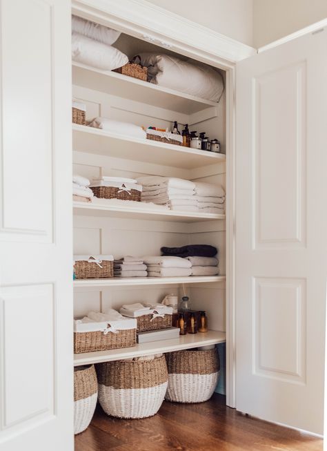 Linen closet shelving