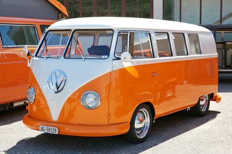 Orange Crush Orange Volkswagen Bus, Orange Pictures, Round Gazebo, Vintage Volkswagen Bus, Orange Vans, Vw Combi, Vw Art, Orange Car, Volkswagen Van