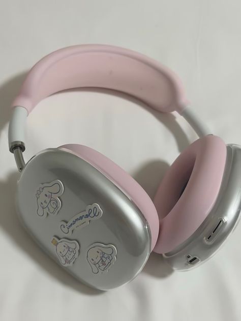 Pretty Headphones, Apple Pink Headphones, Airpod Max Headphone Aesthetic Pink, Muji Room, Pink Headset Aesthetic, Cute Pink Headphones, Light Pink Aesthetic, Aesthetic Headphones, Pink Cat Ear Headphones