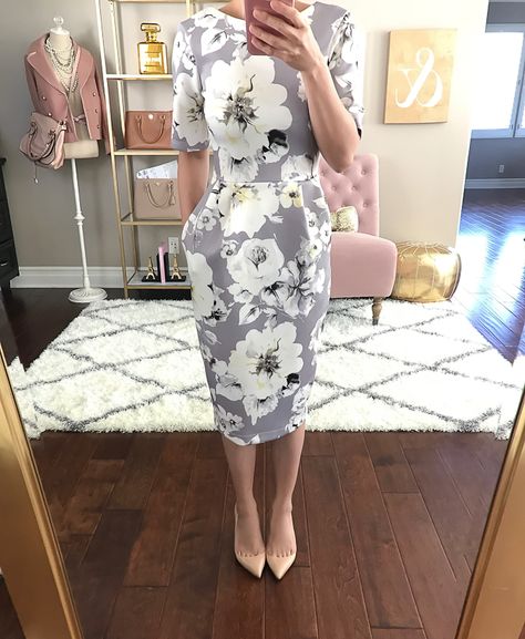 Gray Floral Print, Easter dress outfit idea, petite floral midi dress, petite fashion blog - click the photo for outfit details! Stylish Office Wear, Floral Pencil Dress, Stylish Petite, Stylish Office, Lucille Ball, Beauty Dress, Church Outfits, Easter Dress, Grace Kelly