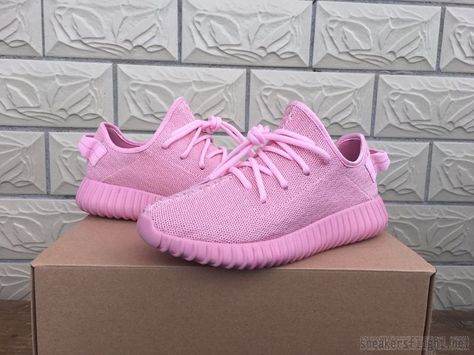 Pink Yeezy Boosts Pink Yeezy, Cheap Kids Shoes, Nike Kids Shoes, Logo Rose, 350 Boost, Adidas Yeezy 350, Nike Running Shoes, Roshe Run, Yeezy 350