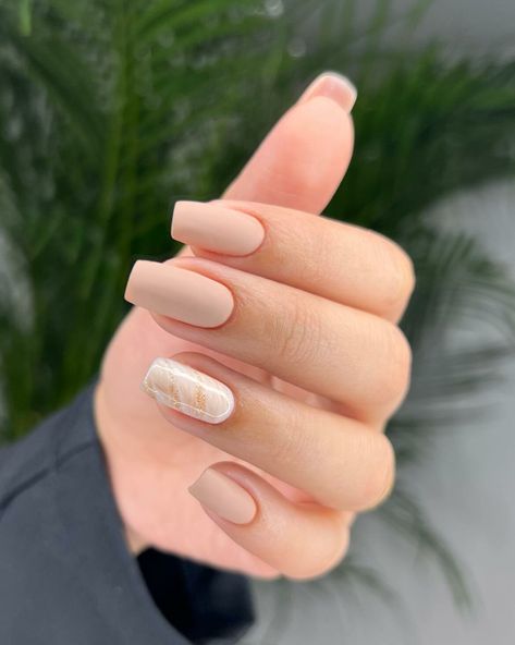 Beige Nail Designs, Ongles Beiges, Beige Nail, Beige Nails Design, Nails With White, Beige Nails, Nail Pops, Fabulous Nails, Accent Nails