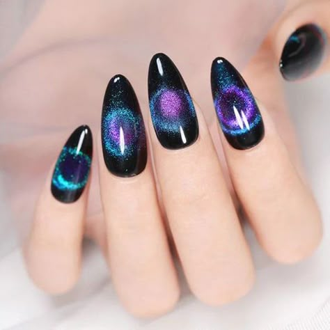 30 Stunning Cat Eye Nails To Try in (2023) - The Trend Spotter Nail Themes, Fingernail Art, Chic Manicure, Aurora Nails, Eye Nail Art, Cat Eye Gel Polish, Eye Nails, Galaxy Nails, Magnetic Nails