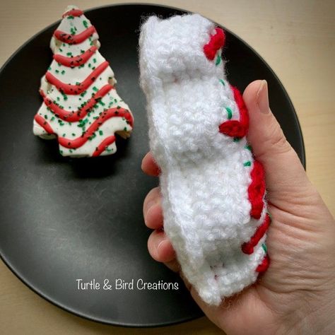 Greetings fellow creatives and crocheters! If you're looking for amazing creative ideas and free crochet patterns, don't hesitate to click the link above! 🚇 Winter Coziness, Granny Christmas, Crochet Christmas Trees Pattern, Crochet Cake, Crochet Christmas Hats, Crochet Christmas Tree, Crochet Tree, Christmas Cake Designs, Christmas Craft Fair