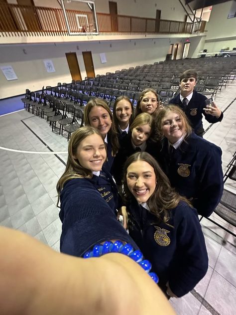 Ffa Paintings Ideas, 4-h Aesthetic, Ffa Officer Pictures, Ffa Aesthetic, Ffa Official Dress, Ffa Pictures, Ffa Creed, Ag Education, Ag Teacher