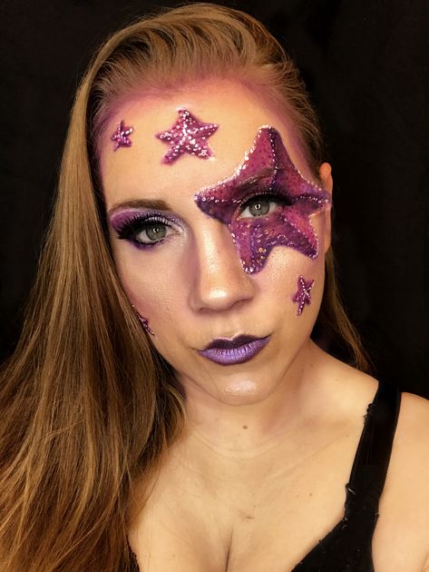 Purple starfish are perfect subjects for a beauty makeup. Starfish Face Paint, Coral Reef Makeup, Starfish Makeup, Nemo Makeup, Little Mermaid Makeup, Purple Starfish, Theater Makeup, Mermaid Makeup Halloween, Fish Makeup