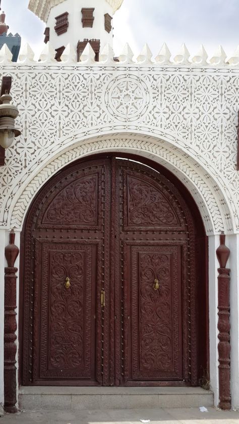 Moroccan Facade, Moroccan Interiors Marrakech Morocco, Neoclassic Architecture, Haveli Design, Islamic Civilization, Middle Eastern Art, Graphite Art, Moroccan Interiors, Modern House Facades