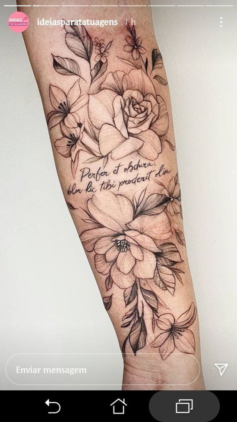 Artsy Tattoo Ideas, Feminine Shoulder Tattoos, Floral Arm Tattoo, Tattoos Female, Small Tattoo Ideas For Women, Wörter Tattoos, Shoulder Sleeve Tattoos, Artsy Tattoos, Quarter Sleeve Tattoos