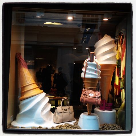 Ice cream window display, London Ice Cream Window Display, Ice Cream Window, Ice Shop, Windows Display, Window Drawing, Shop Windows, Exhibit Design, Shop Window Design, Dessert Shop