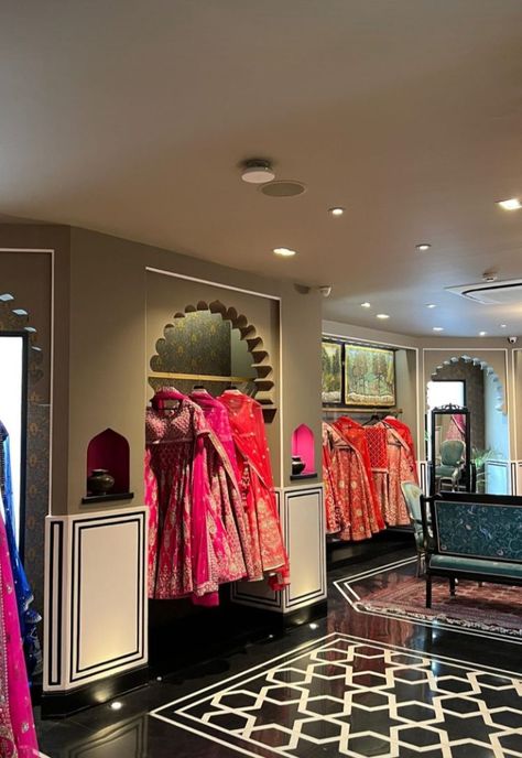 Indian Botique Interiors, Indian Boutique Interior, Aesthetic Clothing Store Interior, Small Boutique Interior Design Indian, Indian Clothing Boutique Interior, Boutique Interior Design Indian, Small Boutique Interior Design, Saree Showroom, Small Boutique Interior