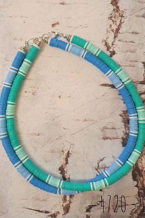 Clay Bead Surf Necklace, Clay Bead Necklaces Ideas, Flat Bead Necklace Ideas, Clay Bead Choker Ideas, Necklaces Clay Beads, Clay Bead Designs, Flat Bead Necklace, Clay Beads Necklace, Marble Bracelet