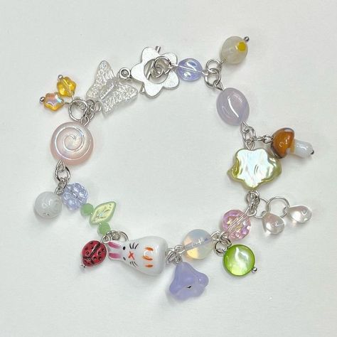 Beatopia Bracelet, Pretty Jewelry Necklaces, Jewelry Accessories Ideas, Funky Jewelry, Beaded Bracelets Diy, Beaded Accessories, Cute Bracelets, Fantasy Jewelry, Girly Jewelry