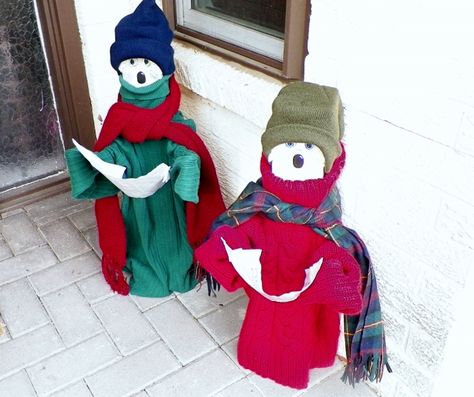 Diy Christmas Carolers - Mixed Kreations Blog - linked up at DIY Crush Craft Party http://www.diy-crush.com Diy Christmas Clothes, Christmas Carolers Decorations, Diy Christmas Outfit, Cage Decor, Advent Crafts, Christmas Carolers, Clothes Shops, Thanksgiving Craft, Christmas Is Over