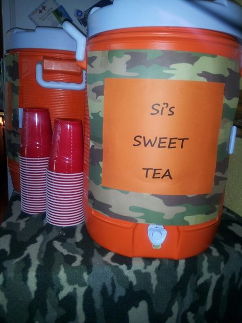 Duck Dynasty party Duck Dynasty Birthday Party, Duck Hunting Birthday Party, Duck Dynasty Party, Trailer Trash Party, Tea Dispenser, Hunting Birthday Party, Duck Party, Camo Party, Trash Party