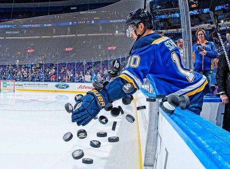 Time to play some hockey Stl Blues, St Louis Blues Hockey, Blues Hockey, Bleed Blue, Hockey Life, Win Or Lose, St Louis Blues, Hockey Player, Go Blue