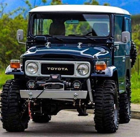 Most Luxurious Car, Fj40 Landcruiser, Toyota Cruiser, Toyota Truck, Land Cruiser 80, Toyota Fj40, Toyota 4x4, Toyota 4, Rolls Royce Phantom