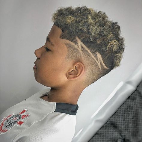 Boys Haircut Designs Lines Kids, Haircuts For Mixed Boys Curly Hair, Designs For Boys Haircut, Boy Design Haircut, Lightening Bolt Hair Design Boys, Curly Top Fade Boys, Mixed Boy Haircut, Mixed Kids Hairstyles Boys, Fohawk Haircut For Boys