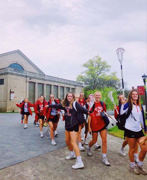 School Sports Aesthetic, Lax Aesthetic, Lacrosse Pictures, Lacrosse Aesthetic, Lax Girls, School Sports Day, Team Goals, Lacrosse Girls, People Having Fun