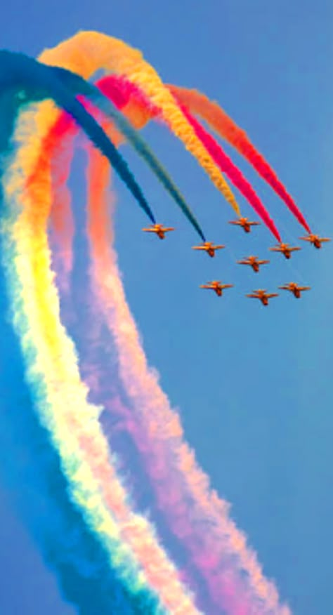 ♥FTR♥ 760 AIR SHOW Colorful Sky, Colorful Things, Colour My World, Colours Of The Rainbow, Rainbow Connection, Rainbow Bright, Rainbow Aesthetic, Taste The Rainbow, Somewhere Over The Rainbow