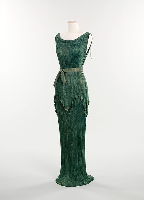 #"Peplos"  Mariano #Fortuny  ca. #1930 Fortuny Dress, Mariano Fortuny, 1930 Fashion, 30s Fashion, 20th Century Fashion, Vintage Gowns, 1930s Fashion, Vintage Couture, Moda Vintage