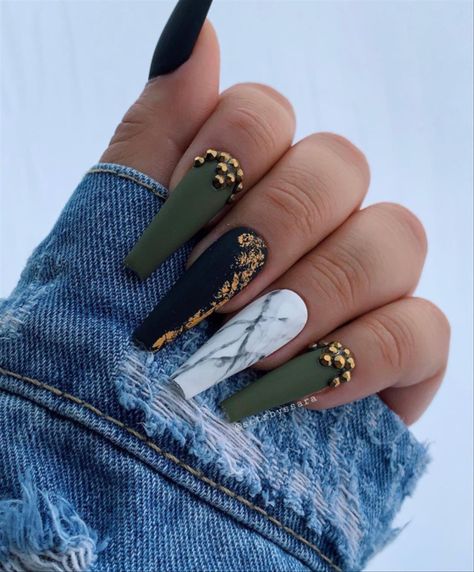 Matte Green Nails, Olive Nails, Nail Summer, Green Acrylic Nails, Diy Acrylic Nails, Green Nail Designs, Nails Easy, Easy Nails, Matte Nails Design