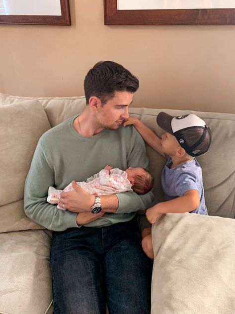 Men With Babies, Guys With Babies, Guys With Kids, Dad With Kids, Bre Sheppard, Men And Babies, Ready For Marriage, Dad And Baby, Father And Baby