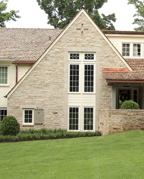 Limestone Window Surround, Limestone House Exterior, Limestone Veneer, Fireplace Options, Indiana Limestone, Limestone House, Exterior Elevation, Oak Glen, Metal House Plans