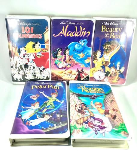 Your Disney VHS tapes could be worth a fortune today, especially if you own these iconic movies Disney Vhs Tapes, Retro Movies, Vcr Player, Aladdin 1992, Song Of The South, Disney Movie Posters, Old Disney, Vhs Tapes, Vhs Tape