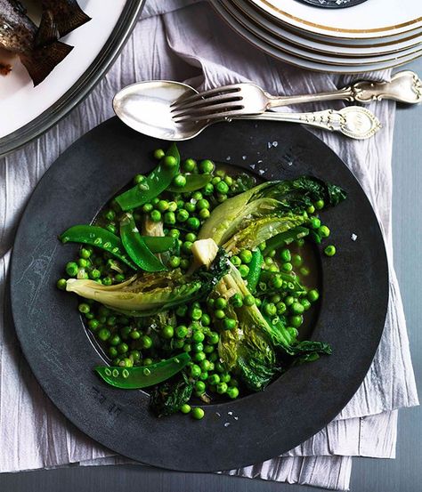 Braised lettuce and peas - Gourmet Traveller Braised Lettuce, Ham Sandwich, Peas Recipe, Vegetarian Comfort Food, Trip To France, Pea Recipes, Summer Cooking, Summer Eating, Healthy Kitchen