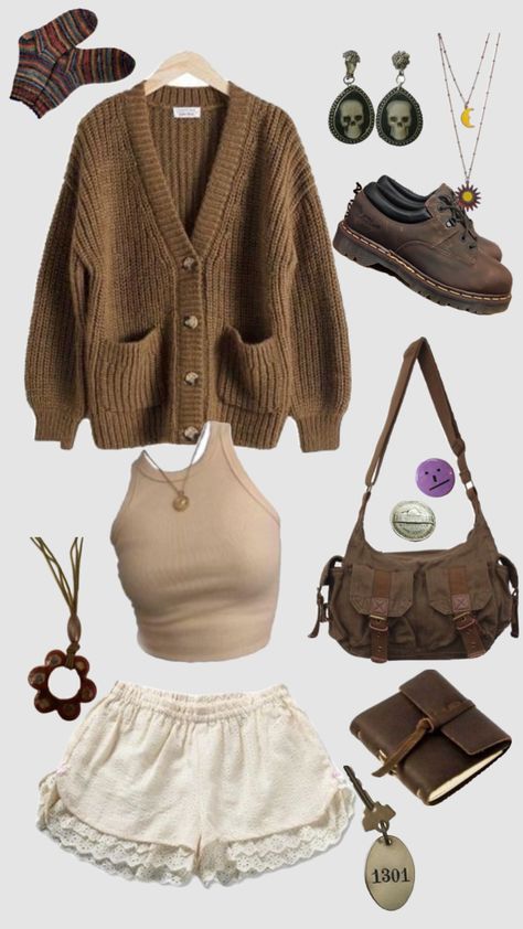 Cute Mushroom Outfits, Deer Outfit Aesthetic, Mosscore Outfit, Forest Core Outfits, Mushroom Outfits, Gremlincore Outfits, Forestcore Outfit, Vintage Cottagecore Outfits, Mushroom Outfit