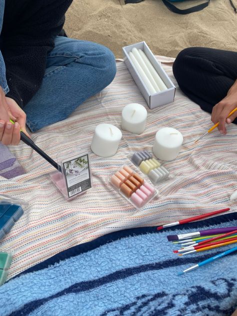 Picnic Candles, Painting On Beach Picnic, Beach Picnic Friends Summer, Candle Lit Beach Picnic, Cute Beach Picnic Date, Seaside Picnic Aesthetic, Candle Painting, Spring Picnic, Hen Weekend