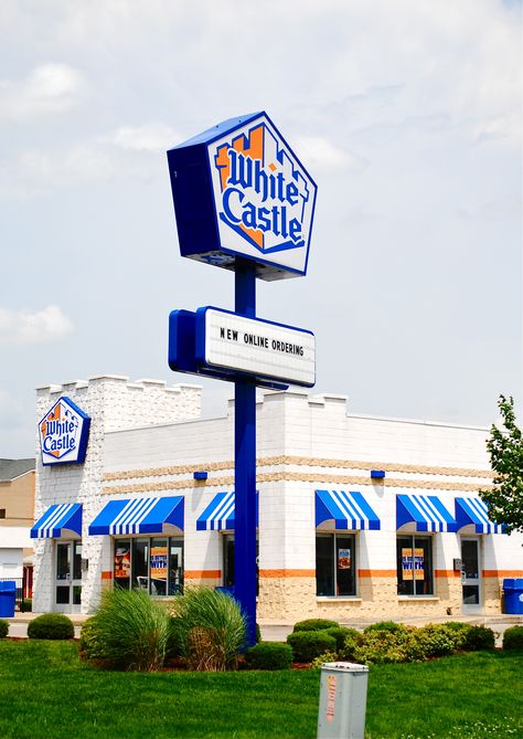 White Castle White Castle Restaurant, White Castle Hamburgers, White Castle Burgers, Castle Restaurant, Pylon Signage, Nyc History, White Castle, My Kind Of Town, Jersey Girl