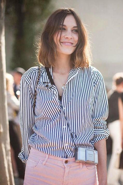 Le Fashion Blog 25 Ways To Wear A Striped Button Down Shirt Alexa Chung Pink Jeans Via Vanessa Jackman Denim Outfits With Striped Shirts, Alexa Chung Style, Vanessa Jackman, Girls With Cameras, Jane Birkin, Fashion People, Pink Pants, Alexa Chung, Style Icon