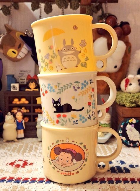 Ghiblicore Aesthetic, Studio Ghibli Mug, Tazas Aesthetic, Ghibli Mug, Diy Pottery Painting, Ghibli Artwork, Tanah Liat, Pretty Mugs, Studio Ghibli Movies