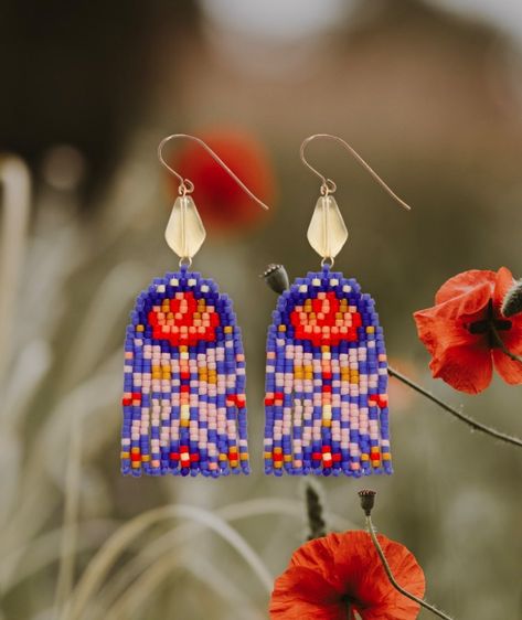 Folk Floral, Seed Bead Crafts, Beading Jewelery, Brick Stitch Earrings, Seed Bead Patterns, Beaded Jewels, Bead Weaving Patterns, Beaded Jewelry Designs, Beaded Earrings Patterns