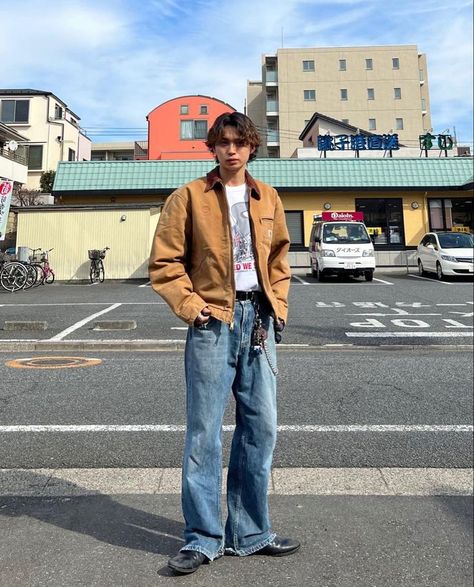 Japanese Mens Street Style, Japan Outfit Ideas Men, Japanese Winter Fashion Men, Japanese Americana Fashion, Japanese Americana Fashion Men, Japan Street Wear, 90s Japan Fashion, Americana Fashion Men, Carhartt Jacket Outfit