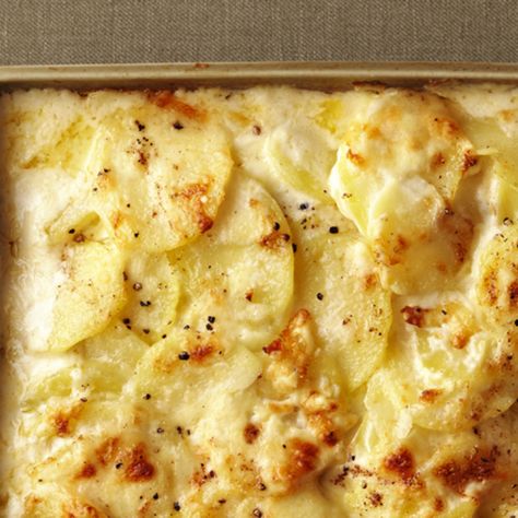 Baked Scalloped Potatoes, Cheese Scalloped Potatoes, Parmesan Cheese Potatoes, Easter Side Dishes, Scalloped Potato Recipes, Easter Dinner Recipes, Cheese Potatoes, Food Network Magazine, Cheesy Potatoes